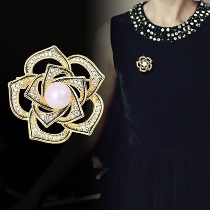 Elegant Floral Pearl Brooch – Timeless Luxury Statement Pin