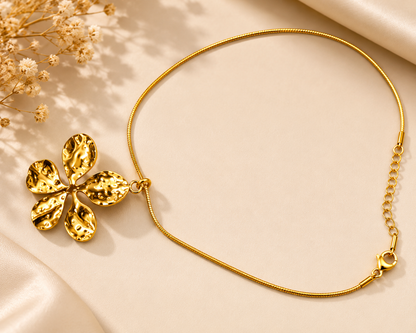 Gold Flower Pendant Necklace