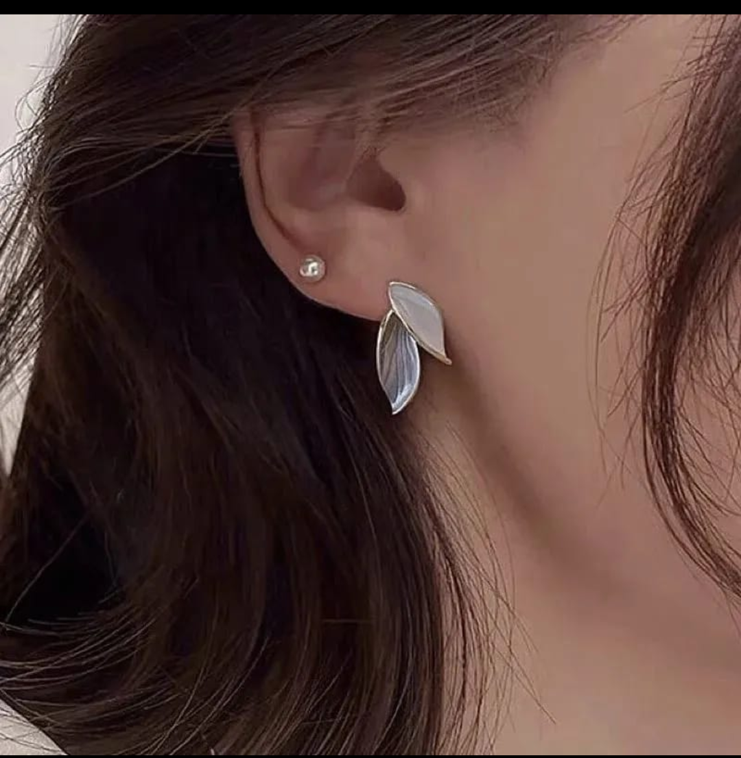 Dual Leaf Shell Stud Earrings