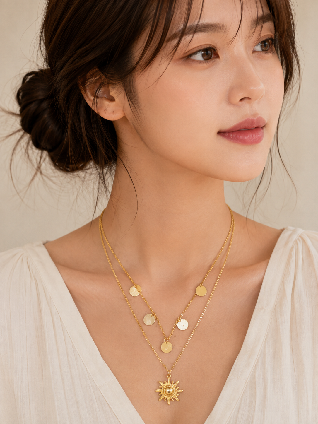 Silver Sun Pendant Layered Necklace – Minimalist Disc Charm Statement Necklace