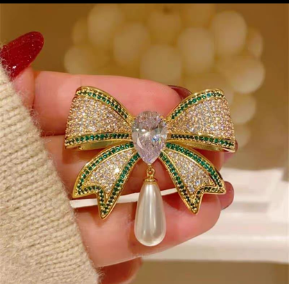 luxury Crystal Bow Pearl Brooch