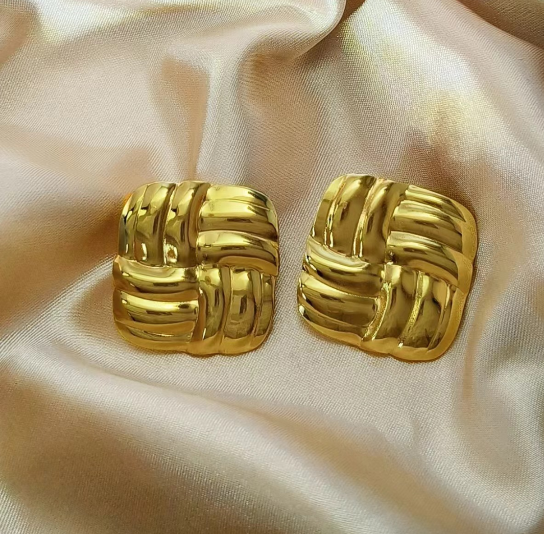 Chunky Woven Gold Stud Earrings – Bold Luxe Statement