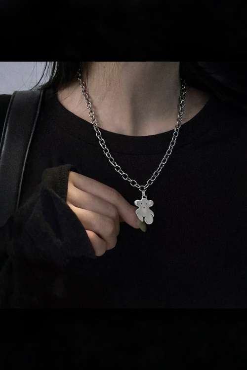 Cute teddy pendant necklace for women