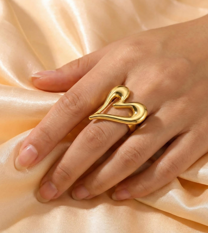Golden Heart Flow Statement Ring