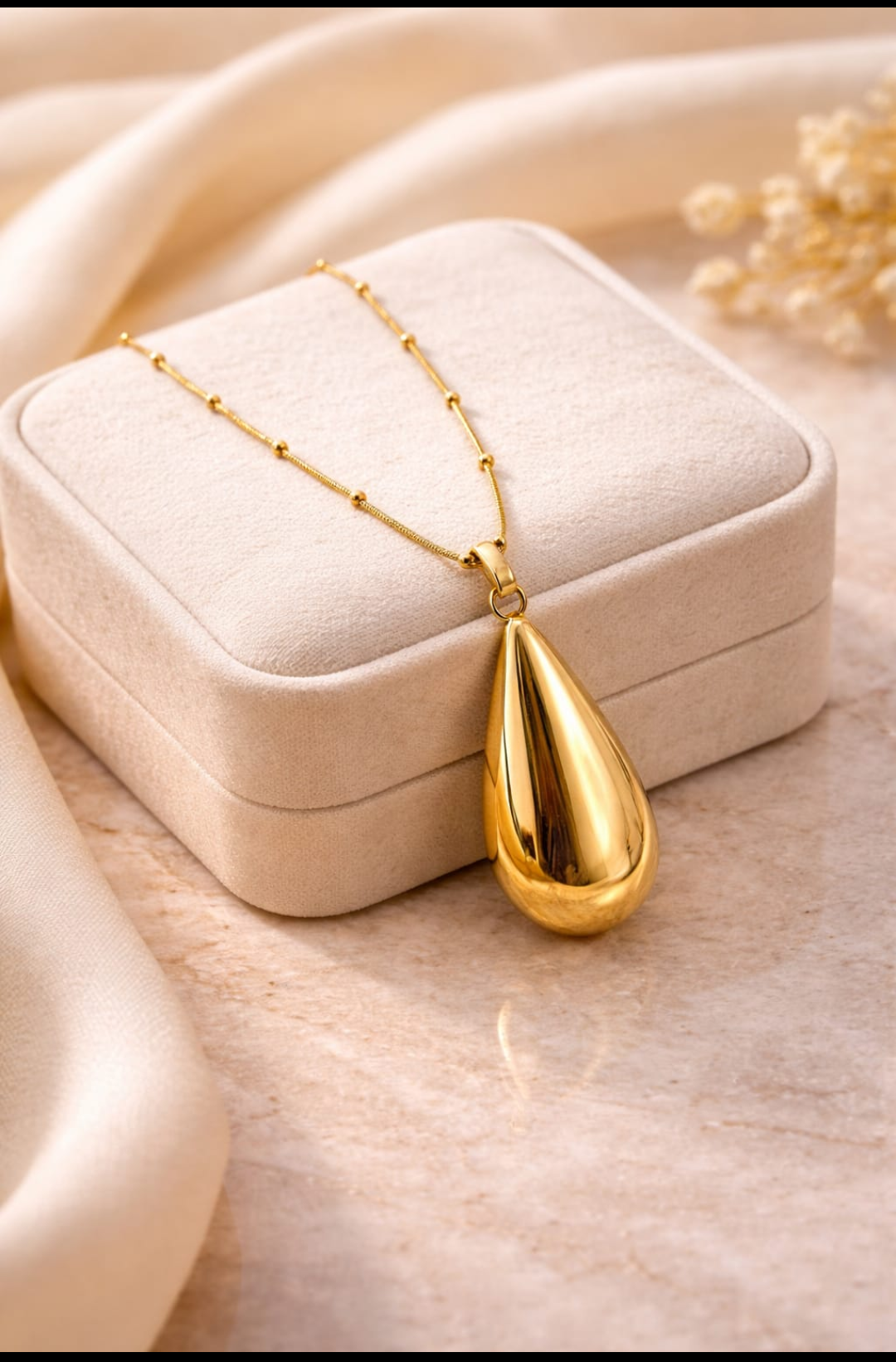 Golden Teardrop Minimalist Pendant Necklace