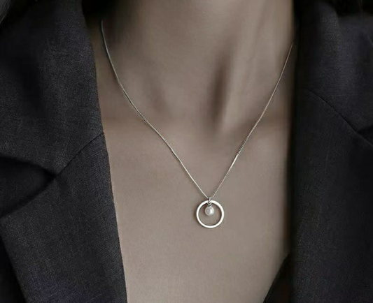 Minimalist Circle Pearl Pendant Necklace