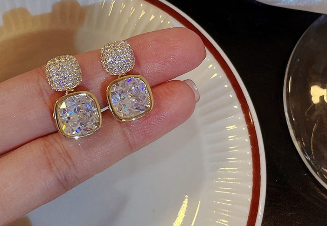 Radiant Crystal Drop Earrings – Timeless Sparkle Luxe