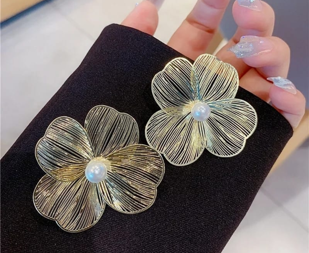 Floral Pearl Earrings – Elegant Bloom Statement