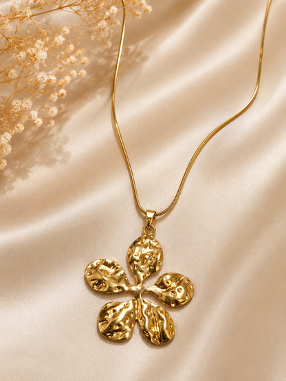 Gold Flower Pendant Necklace