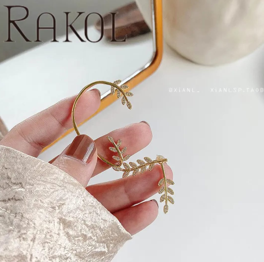 Golden Leaf Ear Cuff Statement Earring