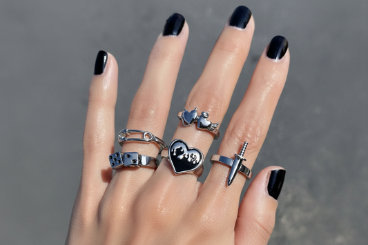 Edgy Heart & Charm Ring Set 🖤⚡