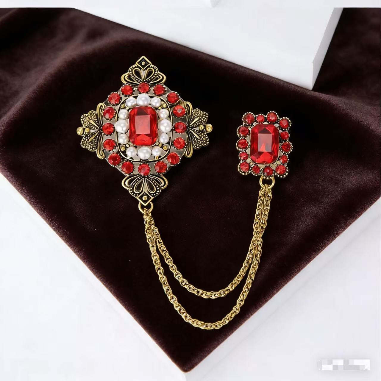 Brooches for both Men and Women