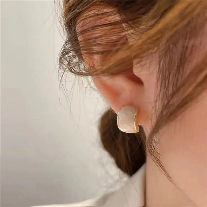 White Marble-Style Rectangle Stud Earrings – Minimalist Gold-Tone Earrings