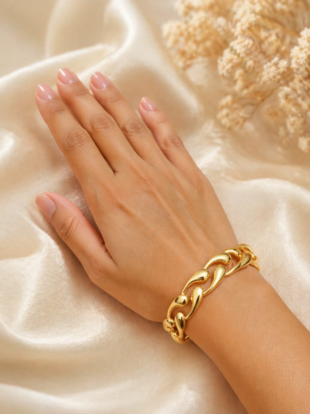 Gold Chunky Chain Link Bracelet – Elegant Statement Bracelet for Women