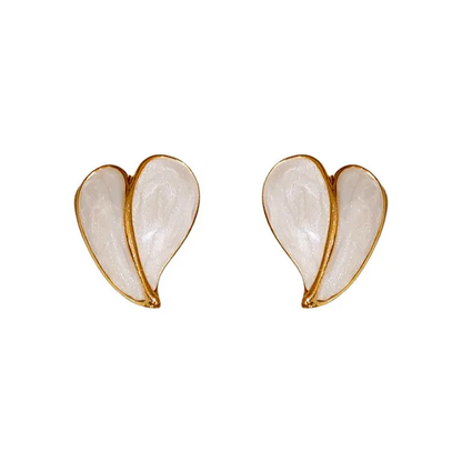 Elegant Heart-Shaped Pearl Enamel Stud Earrings – Gold Tone