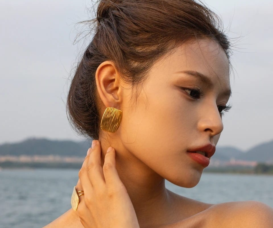 Textured Gold Statement Stud Earrings – Sculpted Elegance