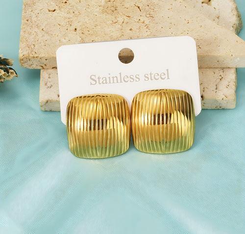 Ribbed Gold Square Stud Earrings – Classic Bold Elegance