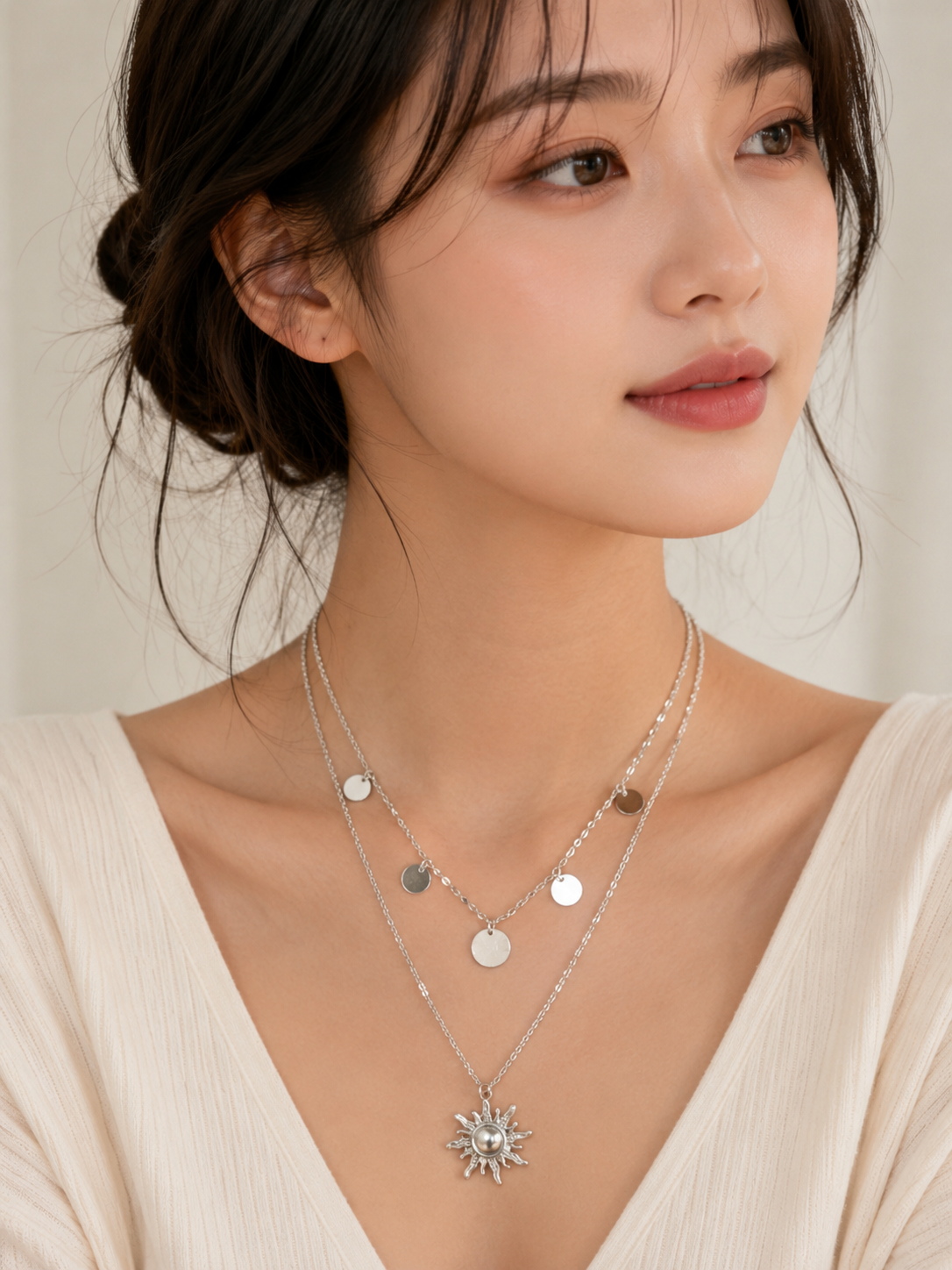 Silver Sun Pendant Layered Necklace – Minimalist Disc Charm Statement Necklace