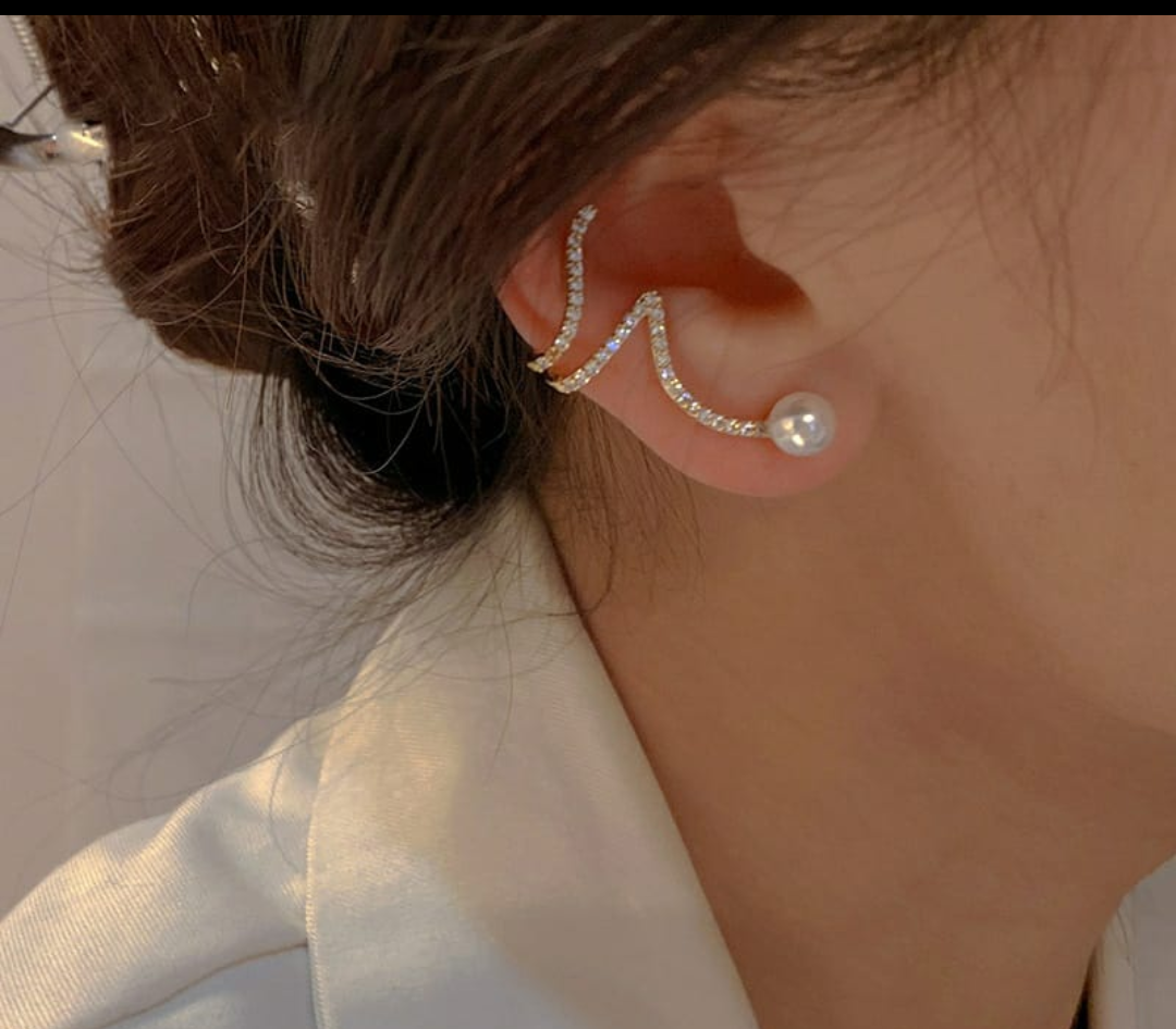 Elegant Wave Pearl Ear Cuff Earrings