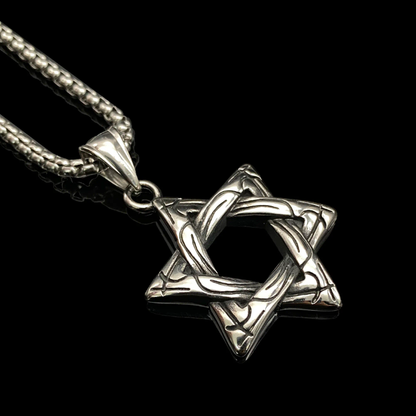 Interlocking Star Pendant Necklace – Silver Tone