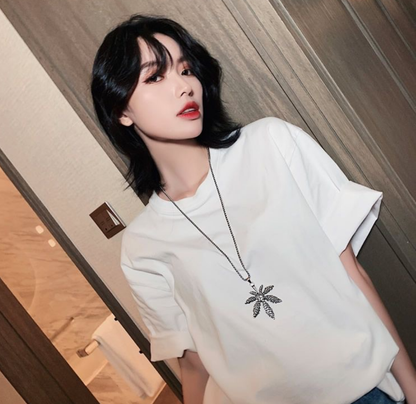 Urban Leaf Pendant Chain Necklace