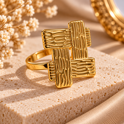 ✨ Geometric Gold Statement Ring –