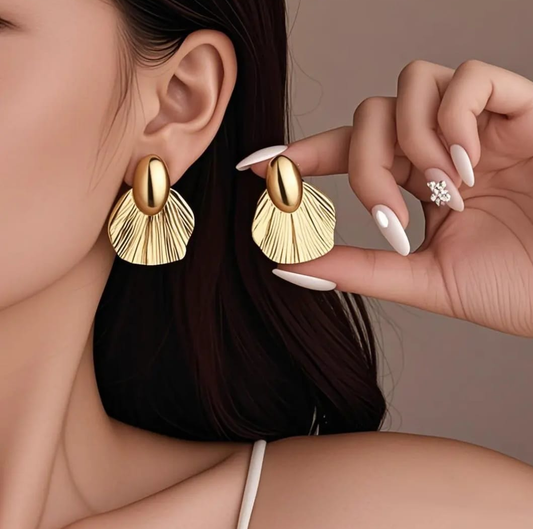 Golden Shell Fan Statement Earring