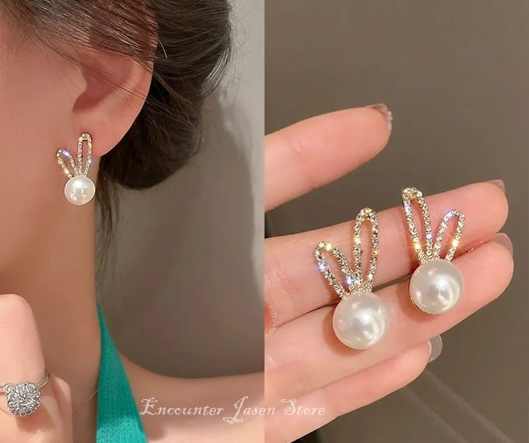 Sparkling Bunny Pearl Stud Earrings